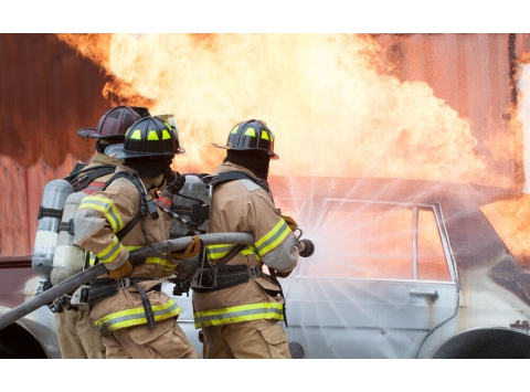 火燒車意外如何預防？車用滅火器讓你行車安全有保障